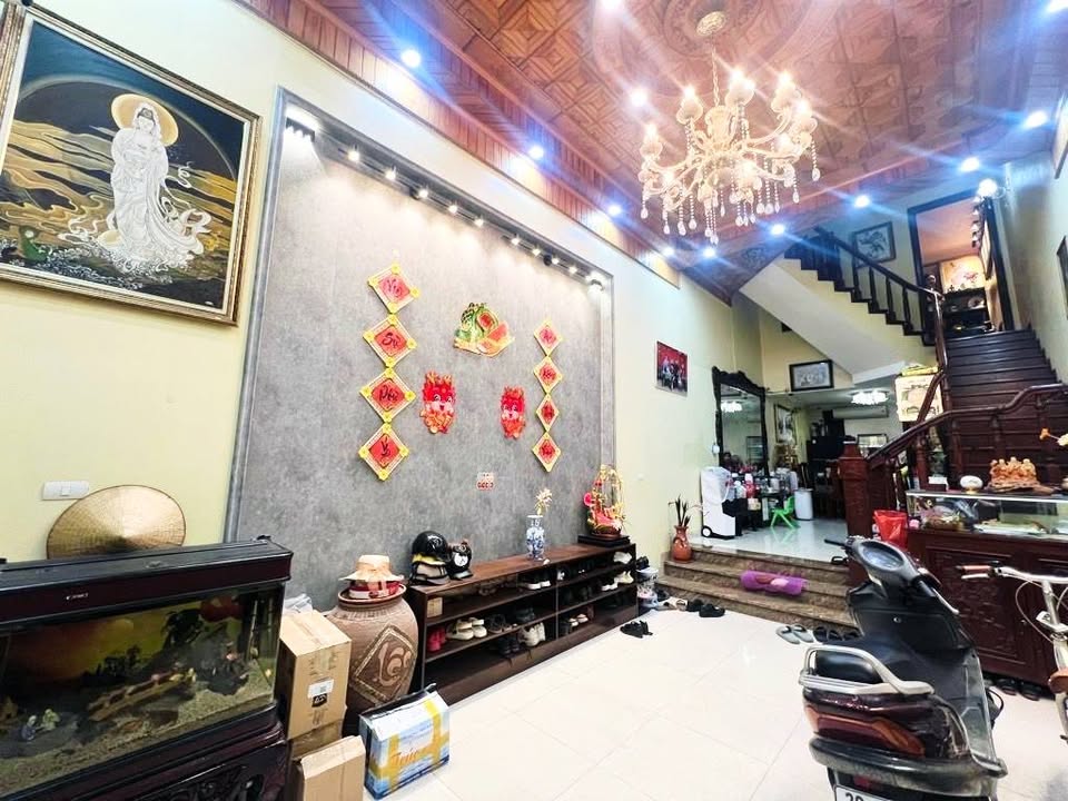 Nhà 5 tầng Ngọc Thụy 59m² giá thỏa thuận - Không gian sống như biệt phủ!