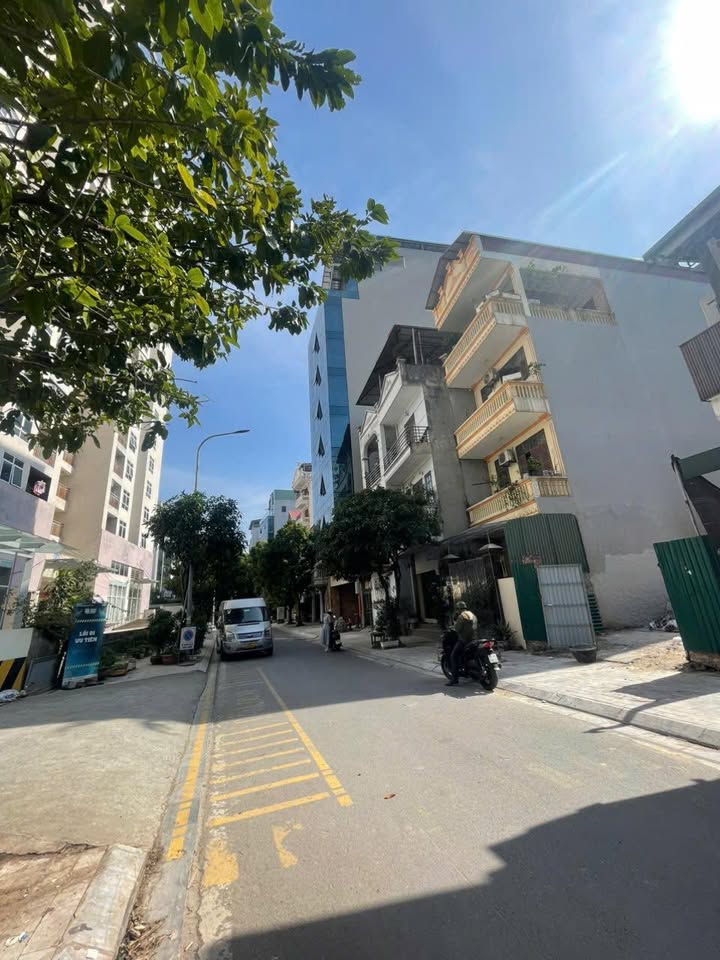 Nhà phố Giang Minh, Ba Đình 51m² - Kinh doanh sầm uất, ô tô đỗ cửa!