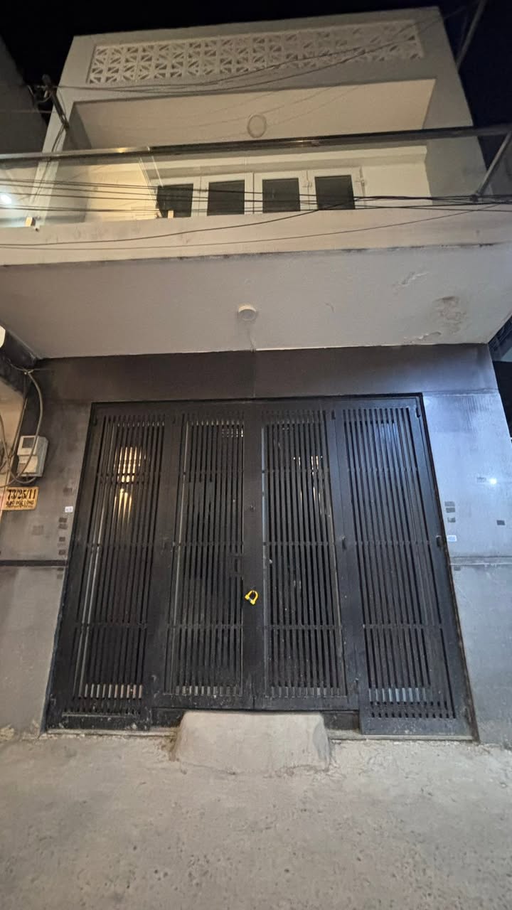 Nhà phố Tân Sơn Nhì 36m² giá 4.8 tỷ - Căn góc thông thoáng, xe hơi đậu trước cửa!