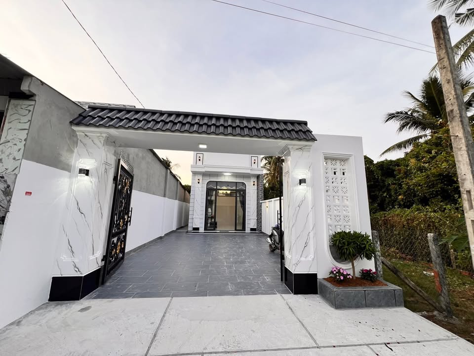 Nhà phố Long Hoa, Hòa Thành 166m² giá 1.628 tỷ - Không gian sống lý tưởng!