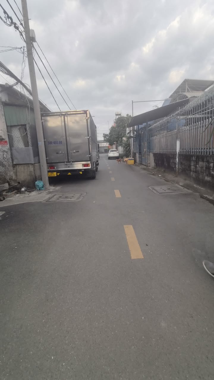 Nhà phố Thủ Đức 24m² giá 1.35 tỷ - Thiết kế hiện đại, xe hơi vào tận nhà!