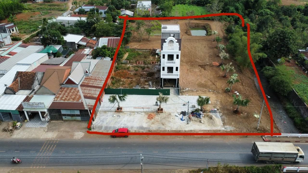 Đất thổ cư 300m², 2267m² DT, Mặt tiền 37m đường DT 765 - View suối tuyệt đẹp!