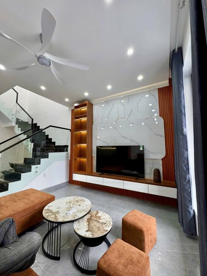 Nhà đẹp mặt tiền đường Y Wang 114m² giá 3.05 tỷ - Thiết kế hiện đại, sẵn sàng ở ngay!