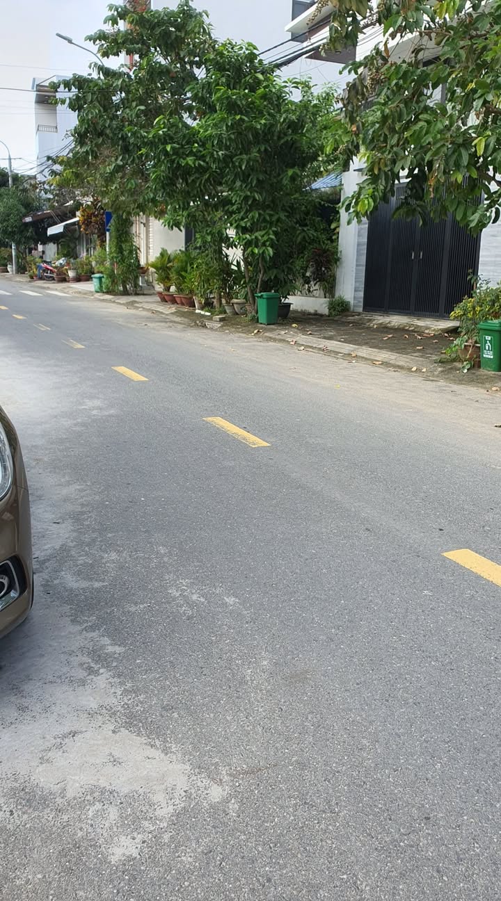 Nhà 2 tầng đường Võ Như Hưng, 137m² giá 20 tỷ - Vị trí đắc địa gần Sungroup!