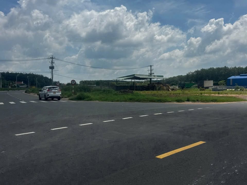 Đất nền Ấp 5, Minh Long, Chơn Thành 270m² giá 700 triệu - Đầu tư sinh lời ngay!