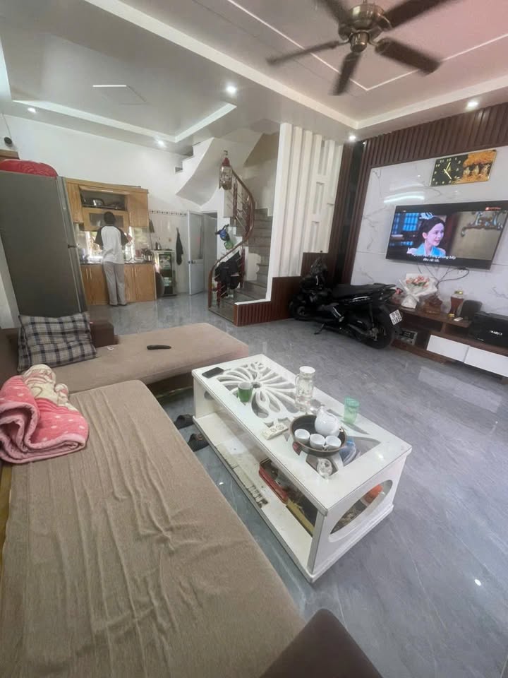 Nhà 3 tầng Phú Hải, Dương Kinh 43m² - Ô tô đỗ gần nhà, giá tốt!