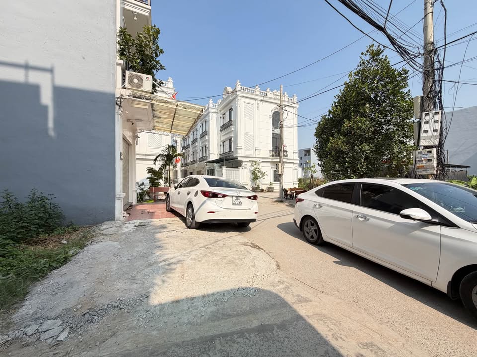 Căn hộ chung cư Quỳnh Hoàng An Dương 53.5m² giá 1.8 tỷ - Lô góc cực đẹp, vị trí kinh doanh lý tưởng!