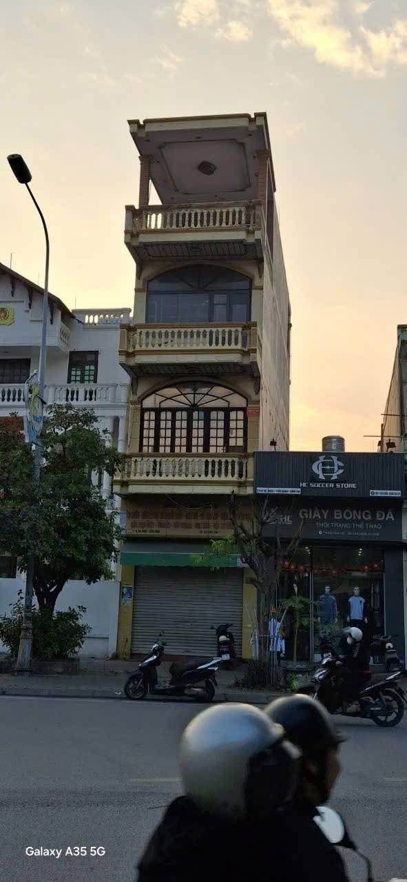 Nhà 4 tầng phố Bà Triệu, Cẩm Đông, 60m² - Kinh doanh thuận lợi!