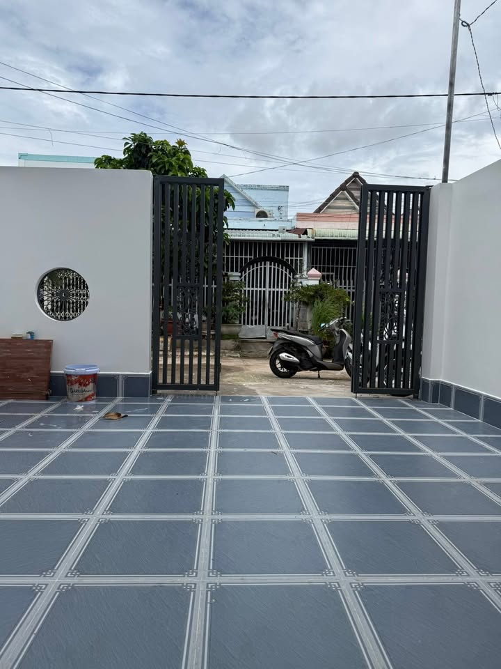 Nhà mặt tiền Ngô Tất Tố, Vĩnh Quang, 115m² giá 2.05 tỷ - Thiết kế hiện đại, không gian mở!