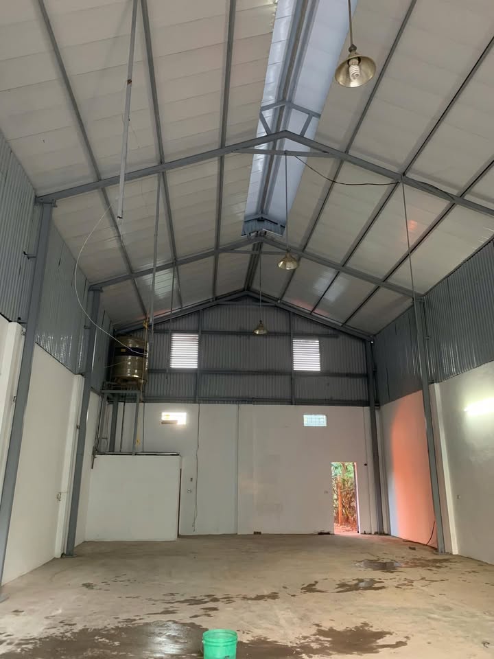 Kho cho thuê 180m² Từ Sơn, Bắc Ninh giá 10 triệu - Kho mới, sạch sẽ, an ninh tốt!