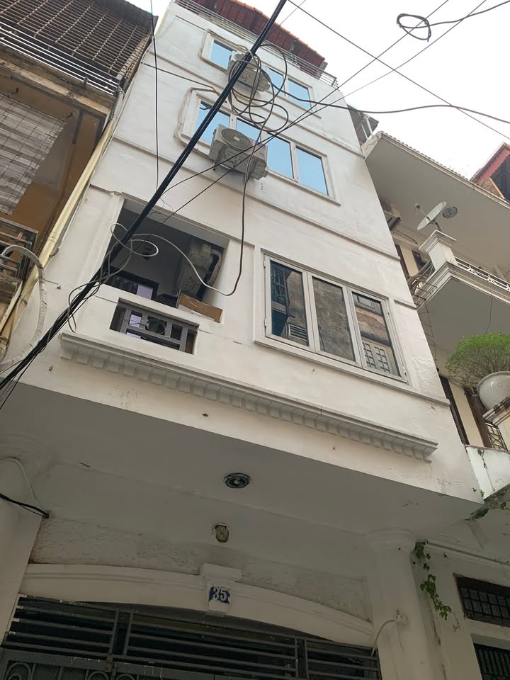 Nhà riêng Yên Hoà, Cầu Giấy 52m² - Xây dựng chắc chắn, ngõ thông rộng rãi!