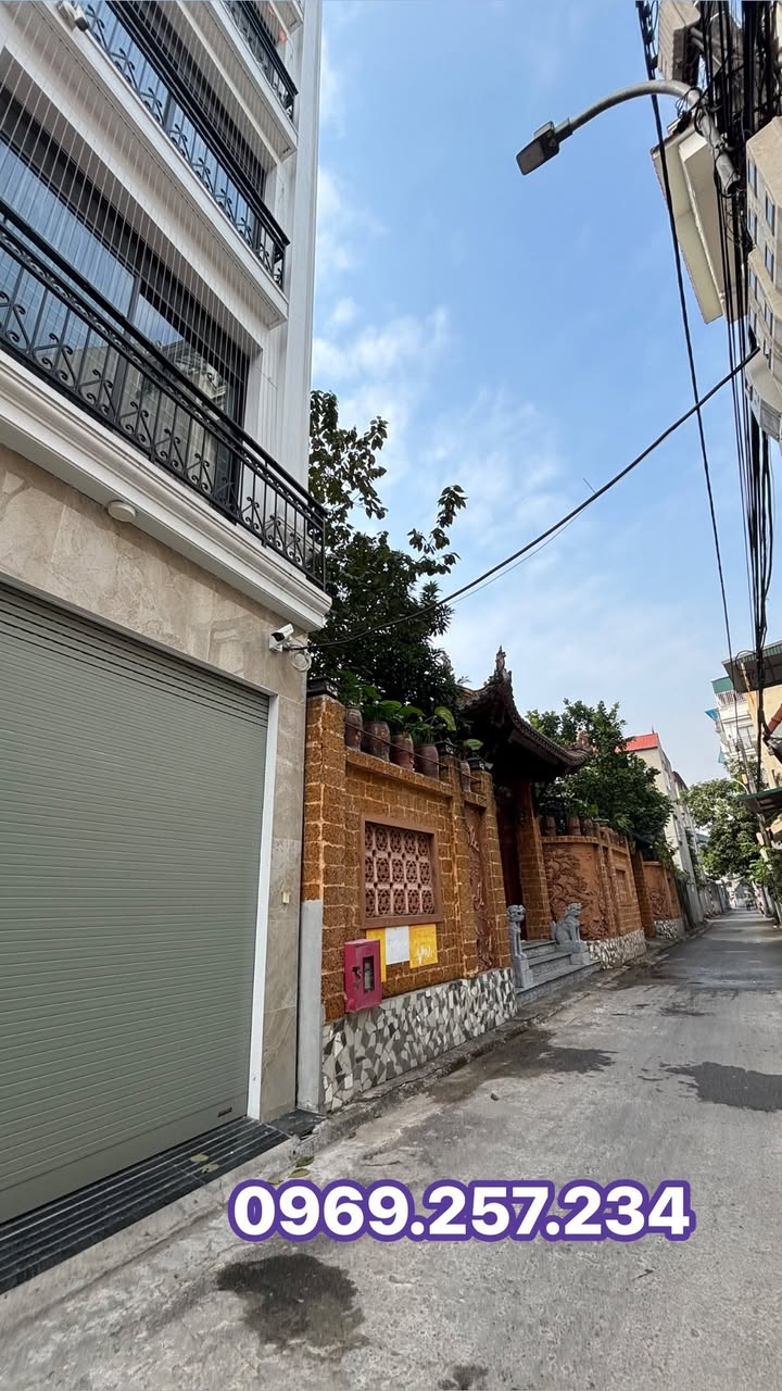 Đất nền Giang Biên 54m² giá 8 tỷ - Ô tô vào tận nơi!