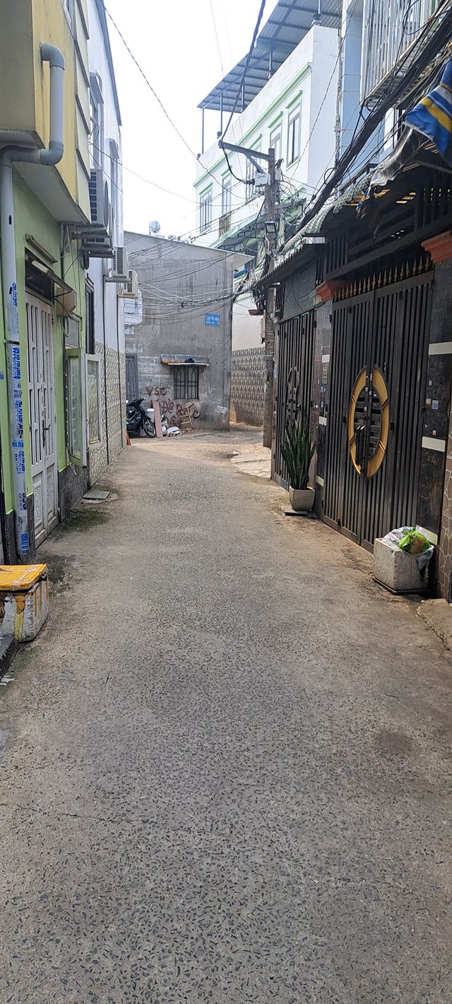 Nhà góc 3 mặt tiền Lê Văn Khương 30m² giá 2.45 tỷ - Full nội thất mới 100%!