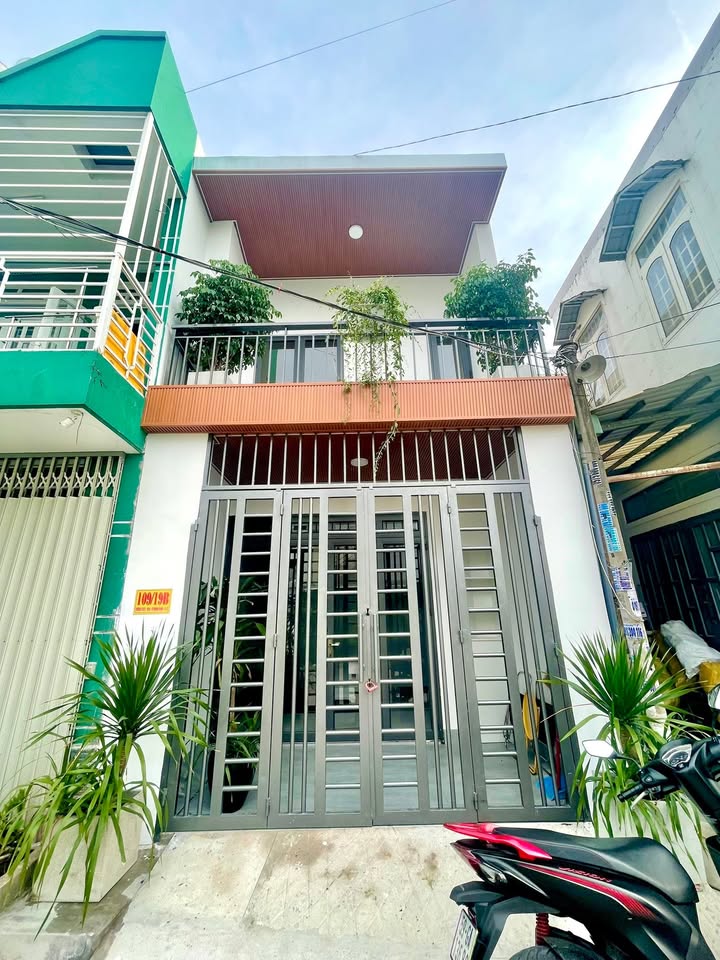 Nhà góc 2 mặt tiền hẻm 109 Thạnh Xuân 22, 58m² giá 4.85 tỷ - Tặng nội thất sang trọng!