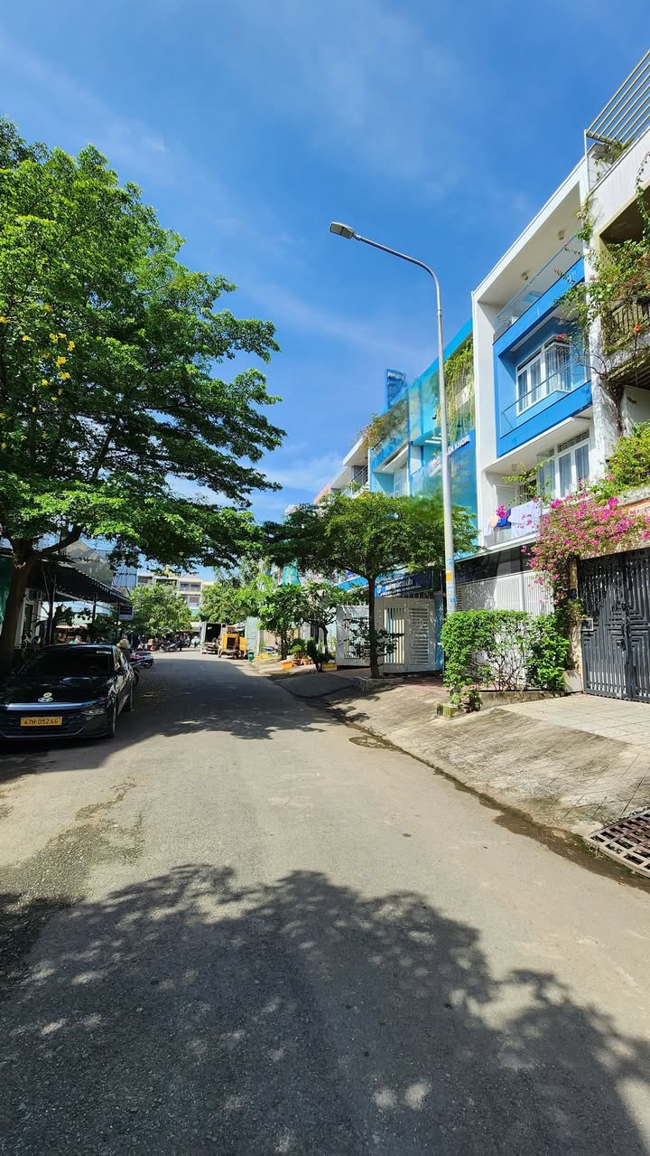 Nhà phố Phú Thuận Quận 7 90m² giá 14.5 tỷ - Sổ hồng riêng, thương lượng ngay!