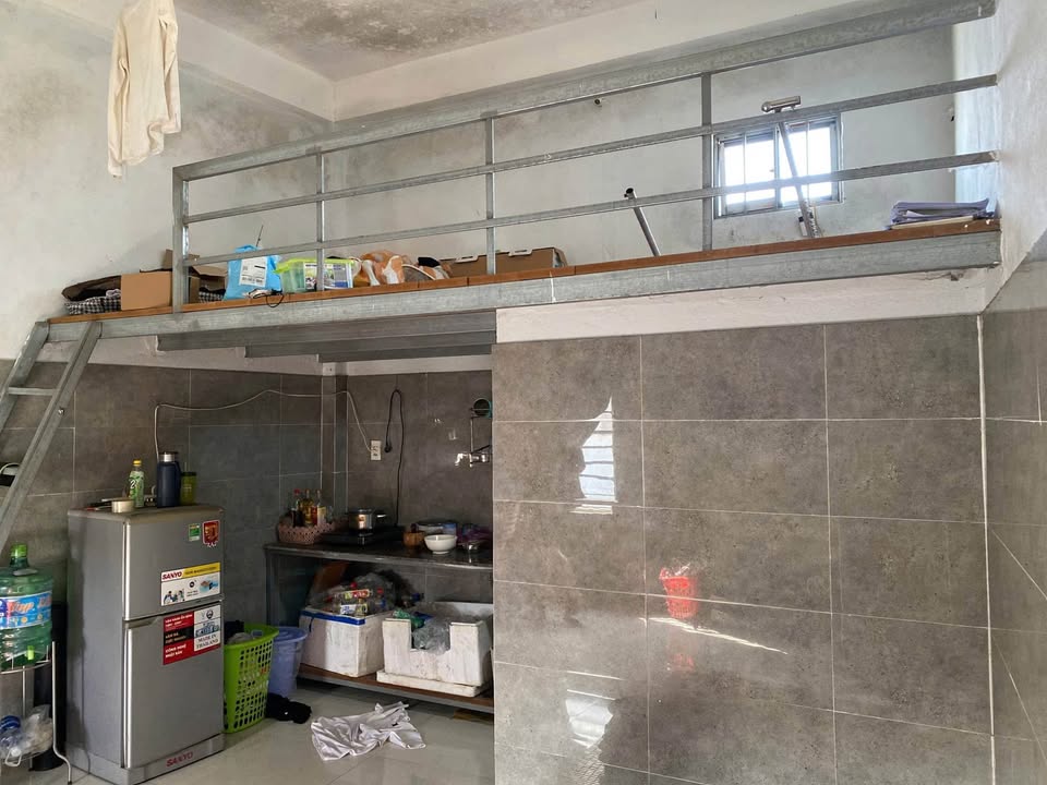 Dãy trọ 3 tầng Hòa Khánh 80m² giá 4 triệu - Đang full khách, thu nhập ổn định!