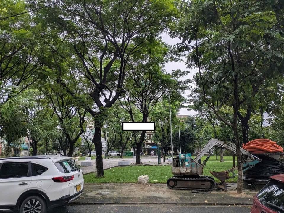 Nhà lô góc 2 mặt tiền 180m² tại Mỹ An, Ngũ Hành Sơn - View công viên tuyệt đẹp!