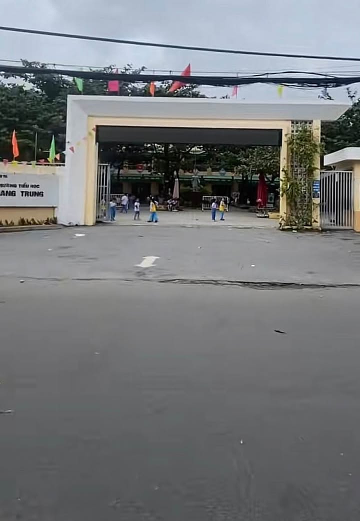 Nhà mặt tiền Trương Định 100m² giá 15 tỷ - Đầu tư sinh lời ngay lập tức!