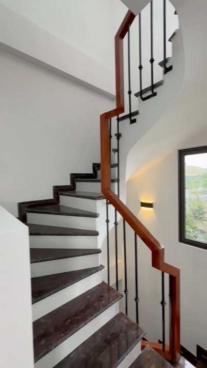 Nhà Tái định cư Ngọc Thụy 52m² giá 25 tỷ - Đường thông rộng 12m, sổ đỏ chính chủ!