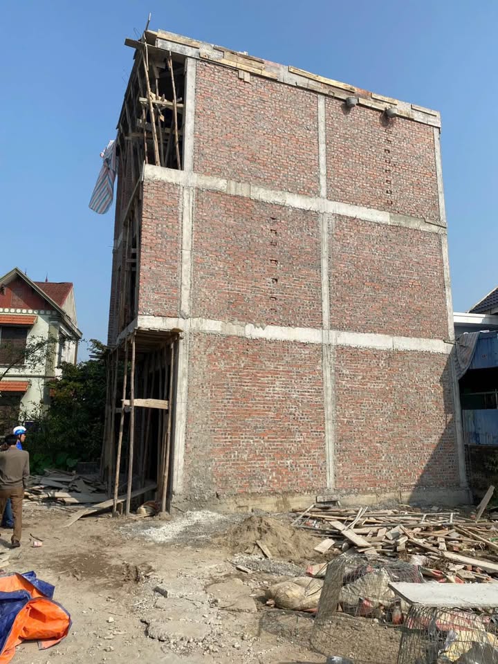 Nhà 3 tầng độc lập tại Lương Quán, Nam Sơn, 40m² - Vị trí tuyệt đẹp, giá chỉ 1.xx tỷ!