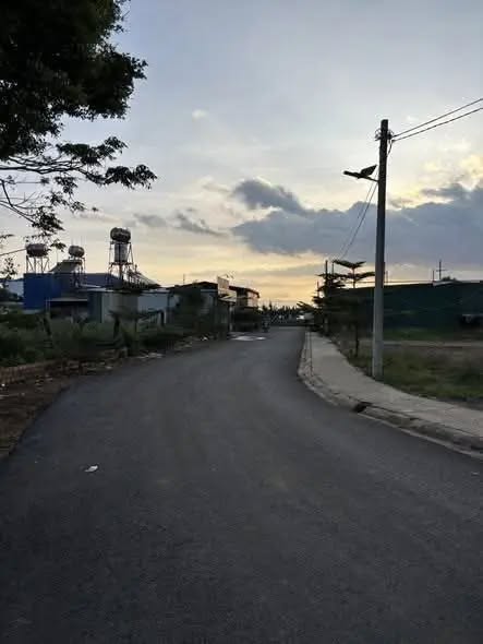 Đất nền gần Hồ Nam Sơn - Đường Nguyễn Văn Cừ 100m² chỉ từ 2.1 tỷ - Cơ hội đầu tư hấp dẫn!