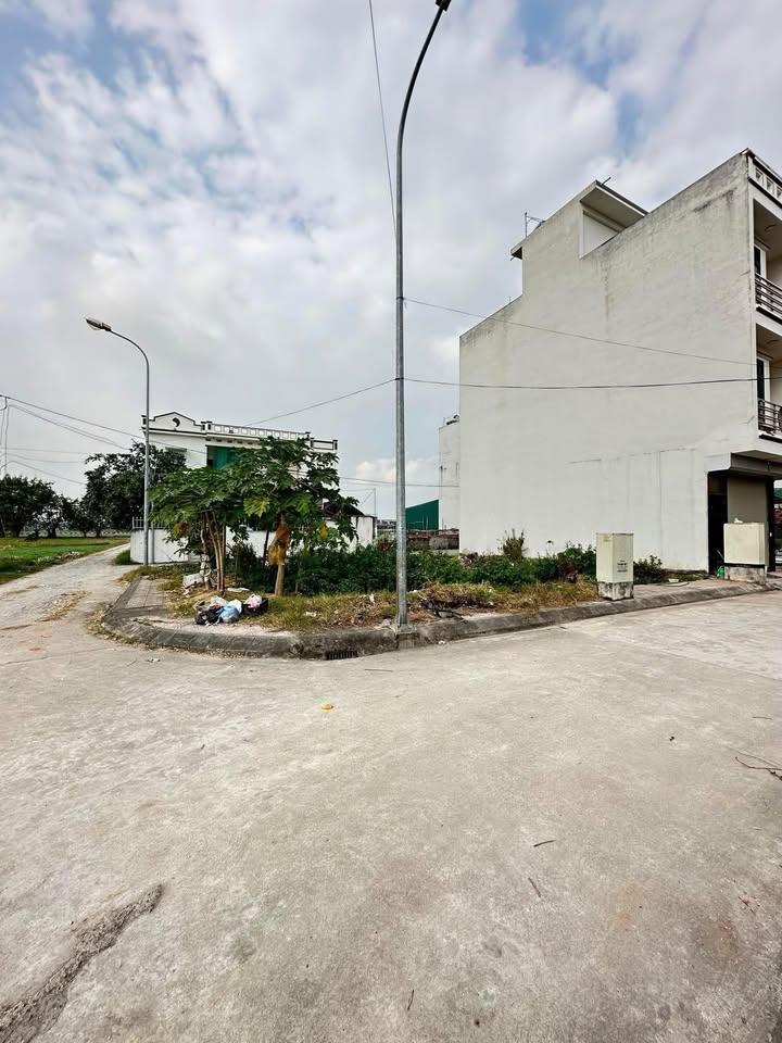 Đất nền góc Vũ Chính, Thái Bình 80m² giá 2 tỷ - Giao thông thuận lợi!