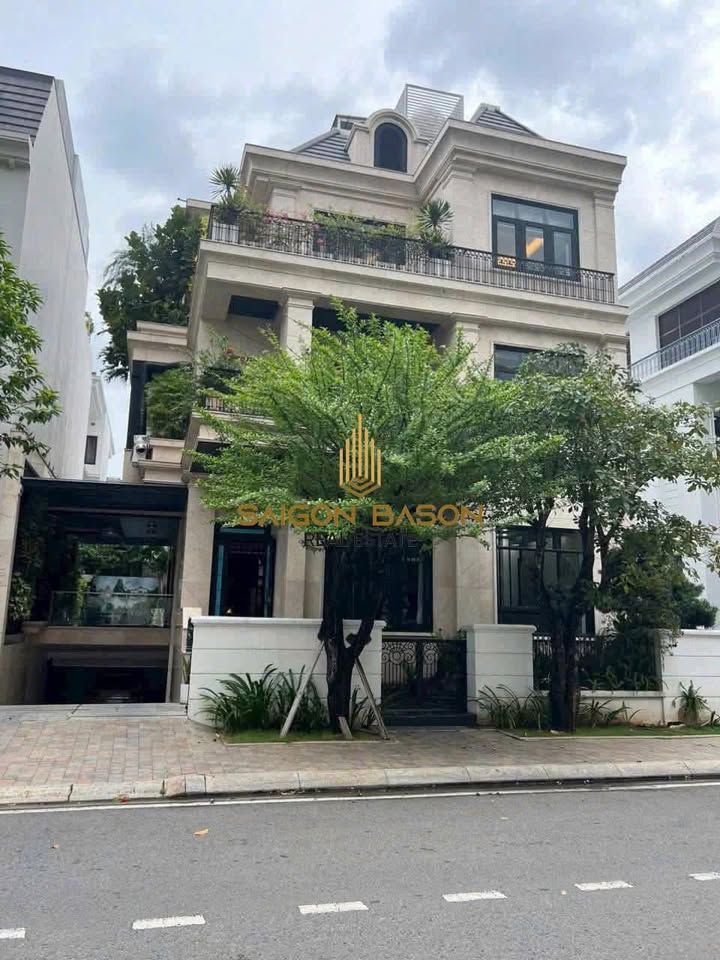 Biệt thự VIC-10 Bason Vinhomes Golden River 225m² giá 310 tỷ - Cơ hội đầu tư hấp dẫn!