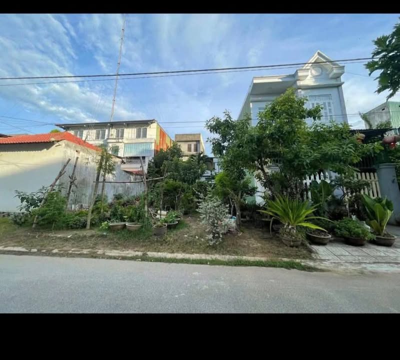Lô đất mặt tiền đường Thành Thái, Quảng Ngãi 100m² giá 2.5 tỷ - Cơ hội đầu tư hiếm có!