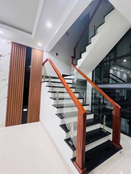 Nhà 4 tầng 1 tum Phùng Chí Kiên, Tân Bình 67.5m² giá 6 tỷ - Sẵn sàng vào ở!