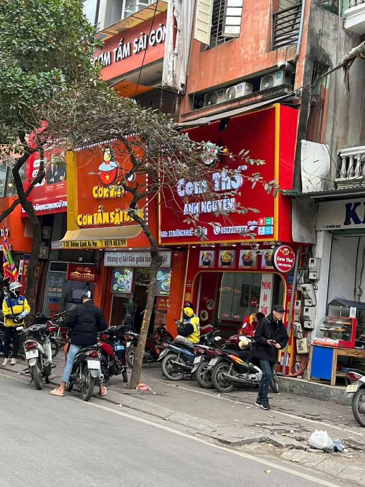 Mặt bằng cho thuê phố Thái Thịnh 70m² - Khu ăn uống sầm uất!