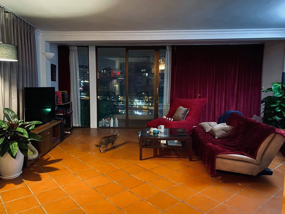 Căn hộ 180 Trúc Bạch 110m² giá thỏa thuận - Full nội thất, view hồ Trúc Bạch tuyệt đẹp!