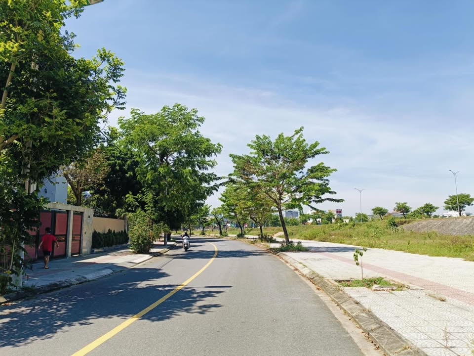 Đất Biệt Thự Đường Tôn Thất Dương Kỵ 249m² giá 17.5 tỷ - View sông tuyệt đẹp!