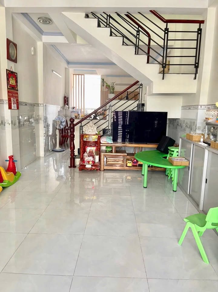 Nhà mặt tiền Thạnh Lộc Q12 68m² giá 10 triệu - Thích hợp kinh doanh ngay!