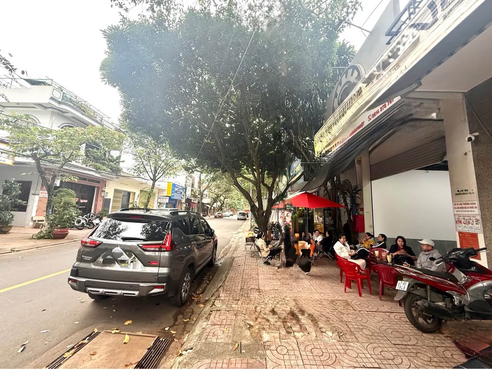 Nhà mặt tiền Nguyễn Đức Cảnh, Buôn Ma Thuột 71m² giá 8.75 tỷ - Vị trí đắc địa, kinh doanh thuận lợi!