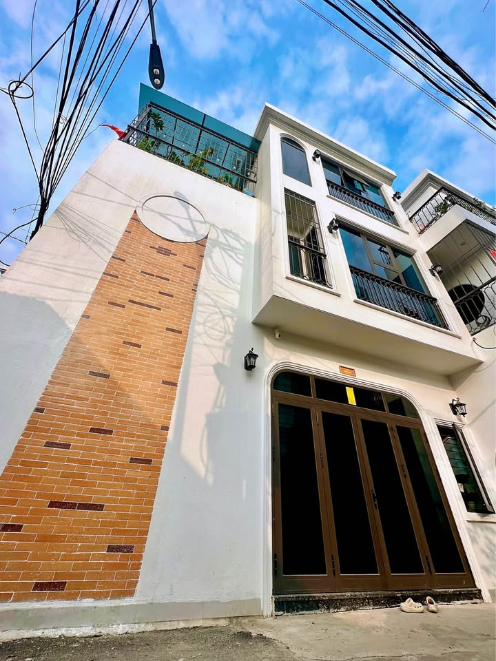 Nhà 3 tầng mới xây tại phường Quảng Hưng, 47m² giá 3 tỷ - Ô tô đỗ cửa tiện lợi!