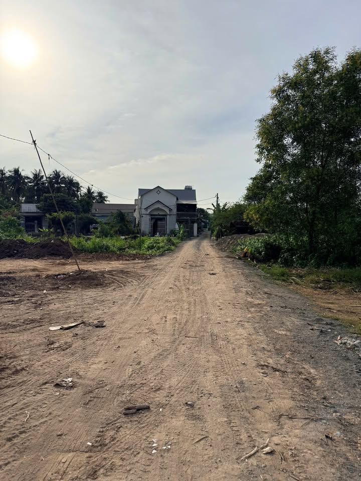 Đất nền 100m² Ấp 3 Long Thọ Nhơn Trạch - Sổ đỏ chính chủ, giá 1.3 tỷ!