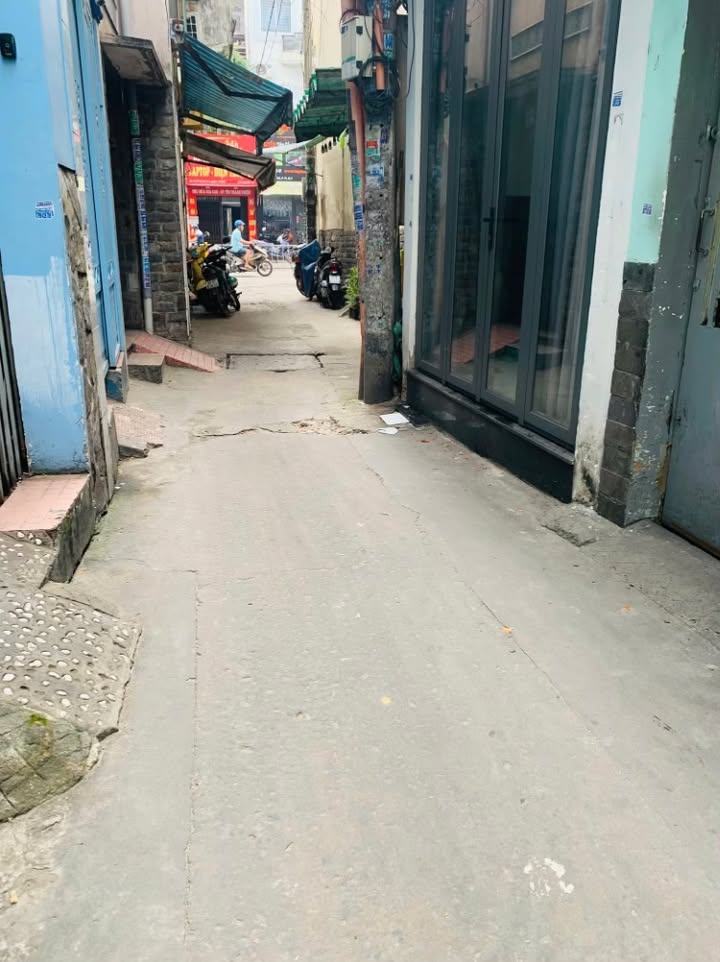 Nhà mới Cách Mạng Tháng 8, Quận 3 - 105m² giá 5.7 tỷ - Đầu tư sinh lời cao!