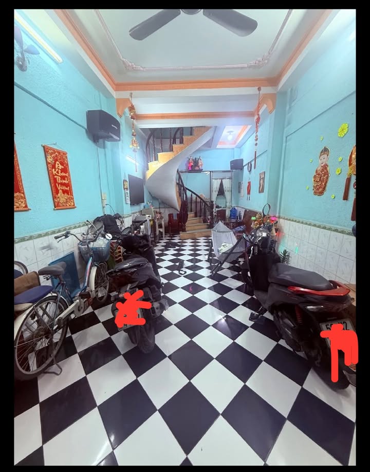 Nhà hẻm 8m Lạc Long Quân F3 Q11 51.8m² - Sổ hồng chính chủ, gần Đầm Sen!