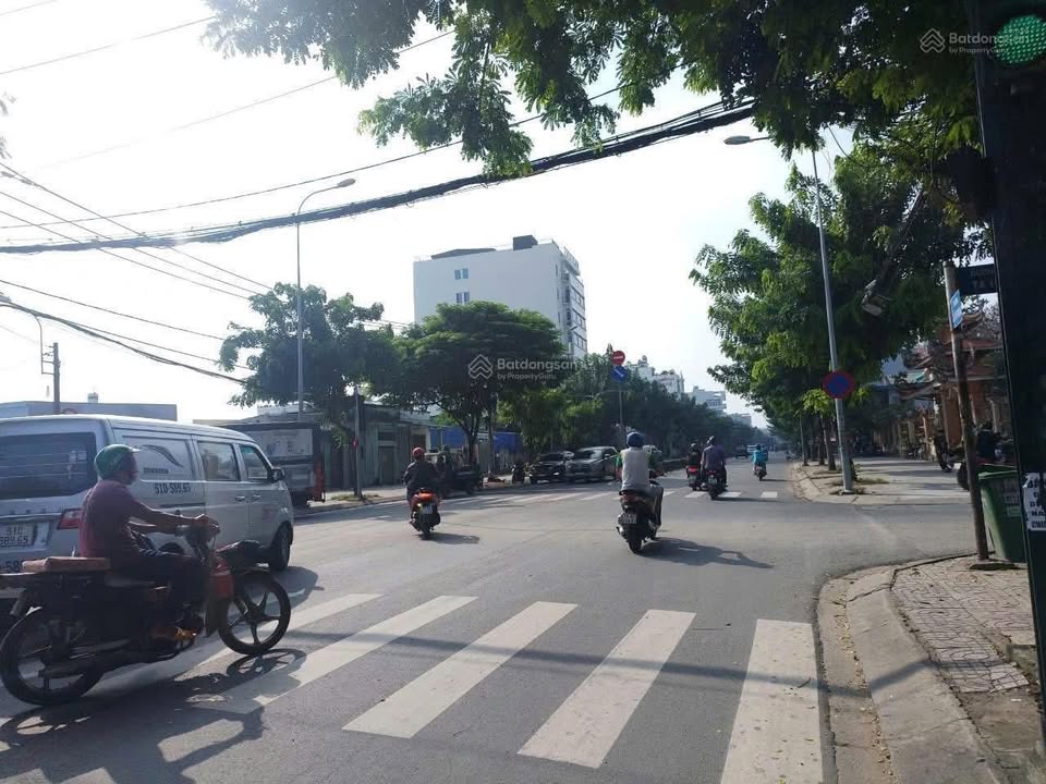 Nhà mặt tiền đường Lê Thị Riêng, quận 12, 110m² giá 9.5 tỷ - Cơ hội đầu tư sinh lời!