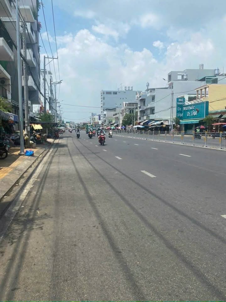 Đất thổ cư 3 mặt tiền Nguyễn Xí, Bình Thạnh 1100m² - Cơ hội đầu tư sinh lời!