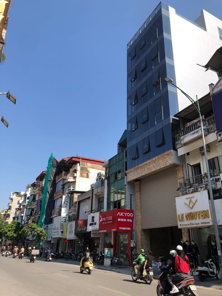 Bán tòa văn phòng hạng sang mặt phố Bạch Mai, Hai Bà Trưng, 168m² giá 150 tỷ - Đầu tư sinh lời cao!