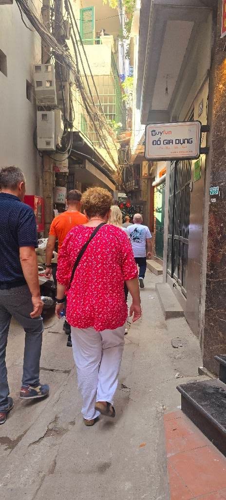 Nhà 4 tầng tại phố Văn Miếu, Đống Đa, 36m² giá 8 tỷ - Gần Quốc Tử Giám!