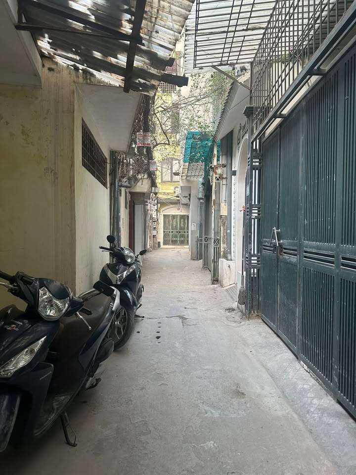 Nhà phố Đường Láng, Đống Đa 75m² giá 16.5 tỷ - Chính chủ bán gấp!