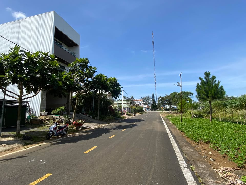 Đất nền Bảo Lộc 114m² giá 5 tỷ - Đối diện công viên thoáng mát!