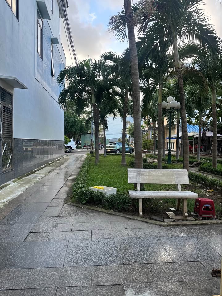 Nhà bán đường Nguyễn Thái Học, Quy Nhơn 48m² giá 3 tỷ - View công viên tuyệt đẹp!