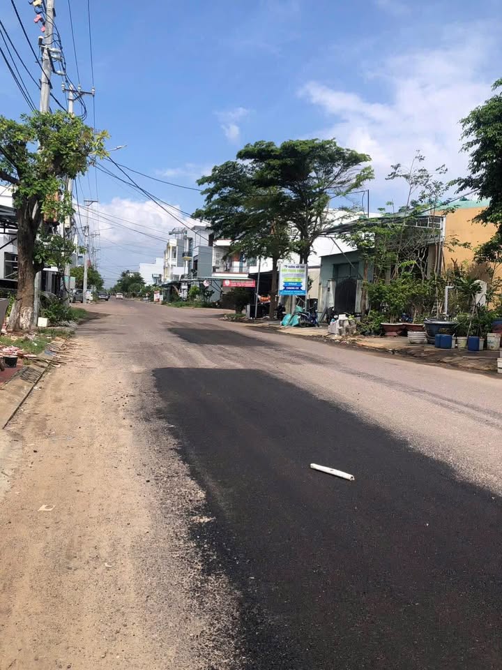 Nhà Mặt Tiền Kinh Doanh Trần Văn Dũng 117m² giá 4 tỷ - Sổ hồng chính chủ, thuận tiện ở và kinh doanh!