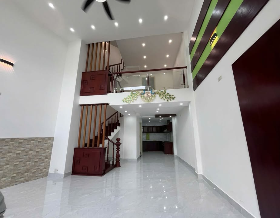 Nhà phố Nguyễn Văn Linh 65m² giá 5 tỷ - Gần cầu Rồng, sẵn sàng vào ở!