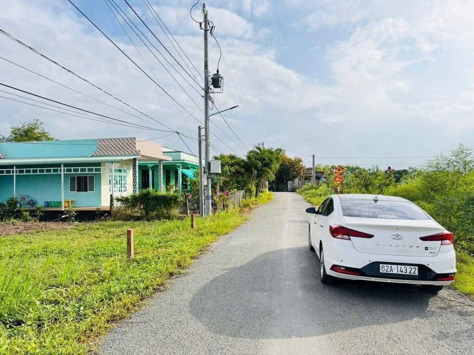 Đất nền mặt tiền Nguyễn Thị Lầu 200m² giá 950 triệu - Đầu tư sinh lời ngay!