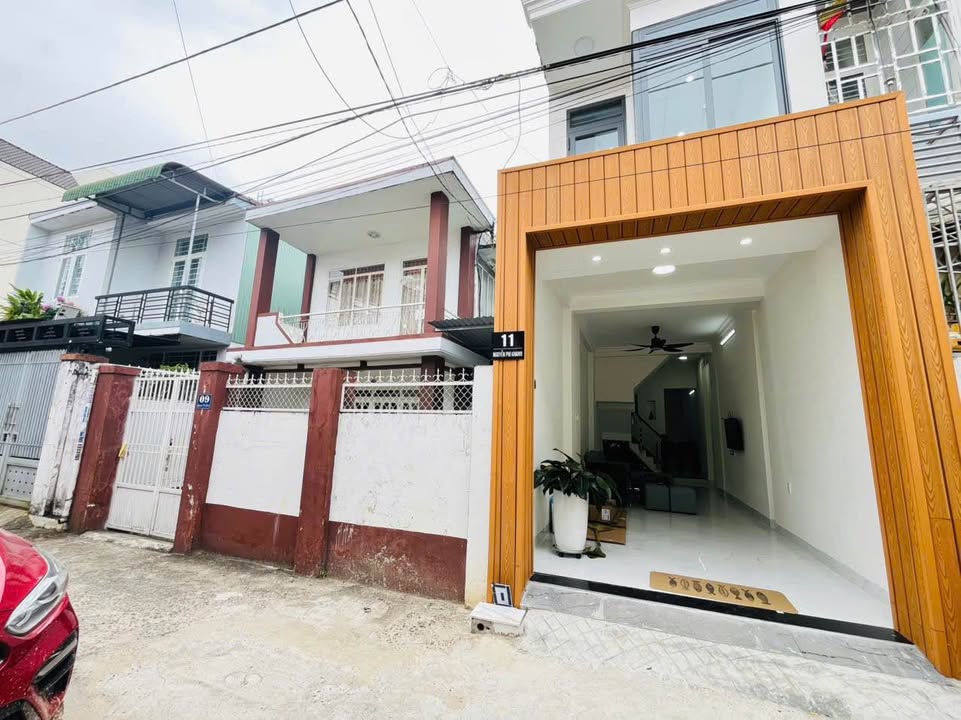 Nhà phố Buôn Ma Thuột 45m² giá 3.5 tỷ - Chính chủ, vào ở ngay!