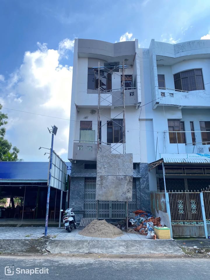 Nhà cho thuê mặt tiền Nguyễn Văn Cừ, Rạch Giá, 5 phòng ngủ chỉ 7 triệu/tháng!